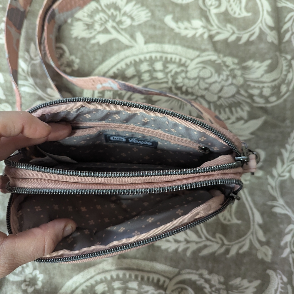 Lug Camo Rose Crossbody Bag - Picture 6 of 6